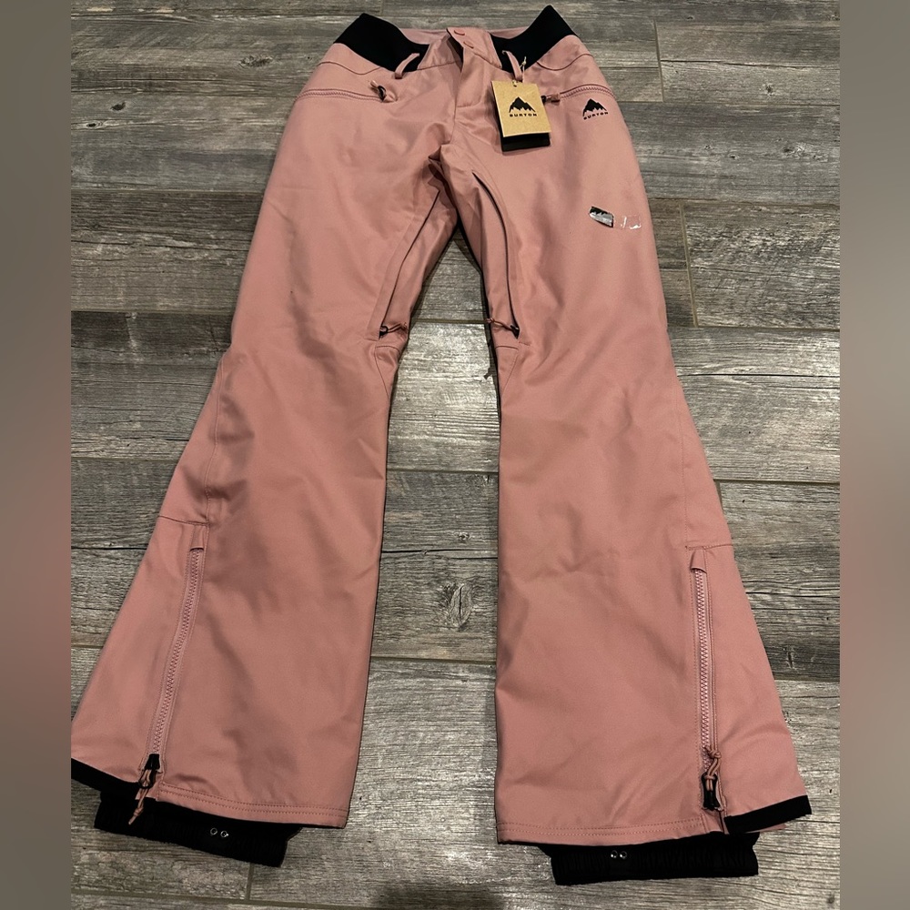 Burton Snowboarding - skiing pants. NWT super trendy and great color.
